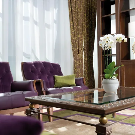 Travel Charme Gothisches Haus Hotel 4*